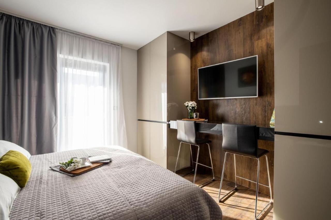Roof 69 Rooms Split Bagian luar foto