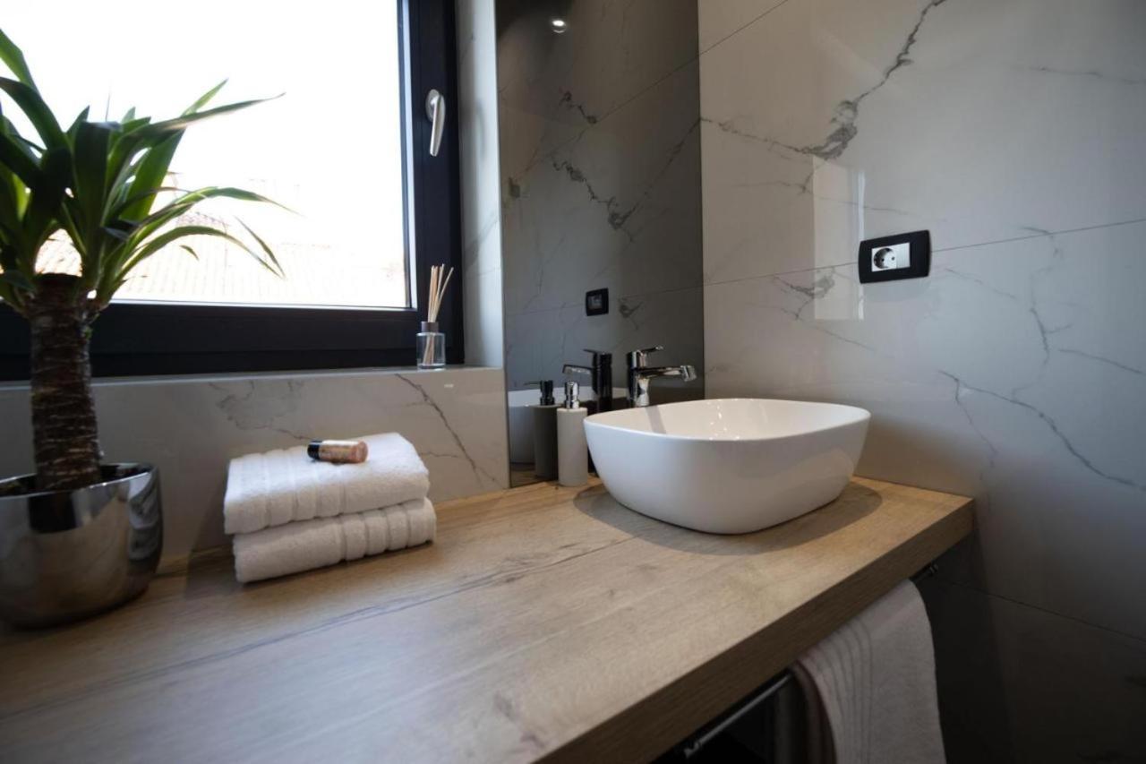 Roof 69 Rooms Split Bagian luar foto