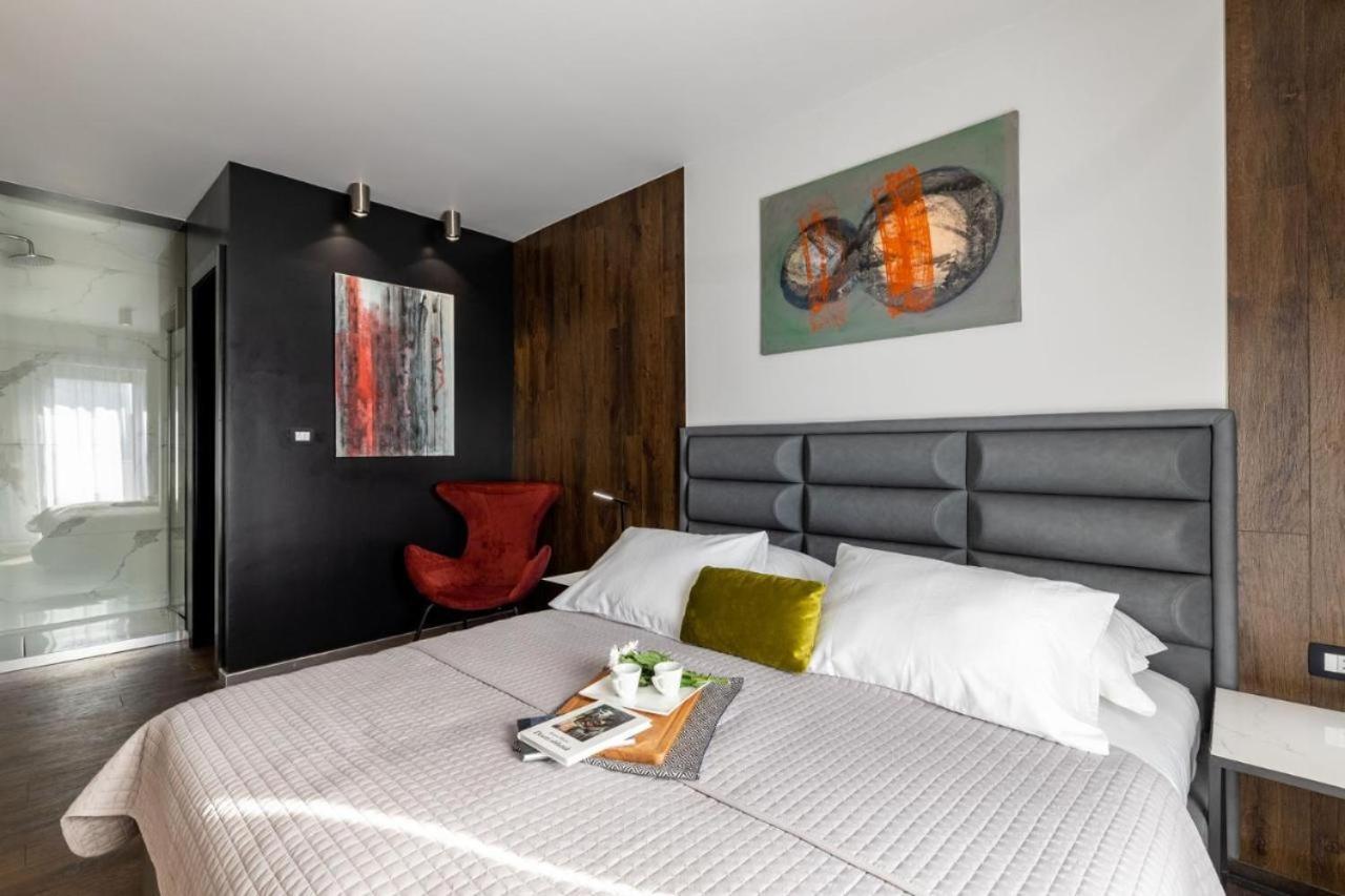 Roof 69 Rooms Split Bagian luar foto