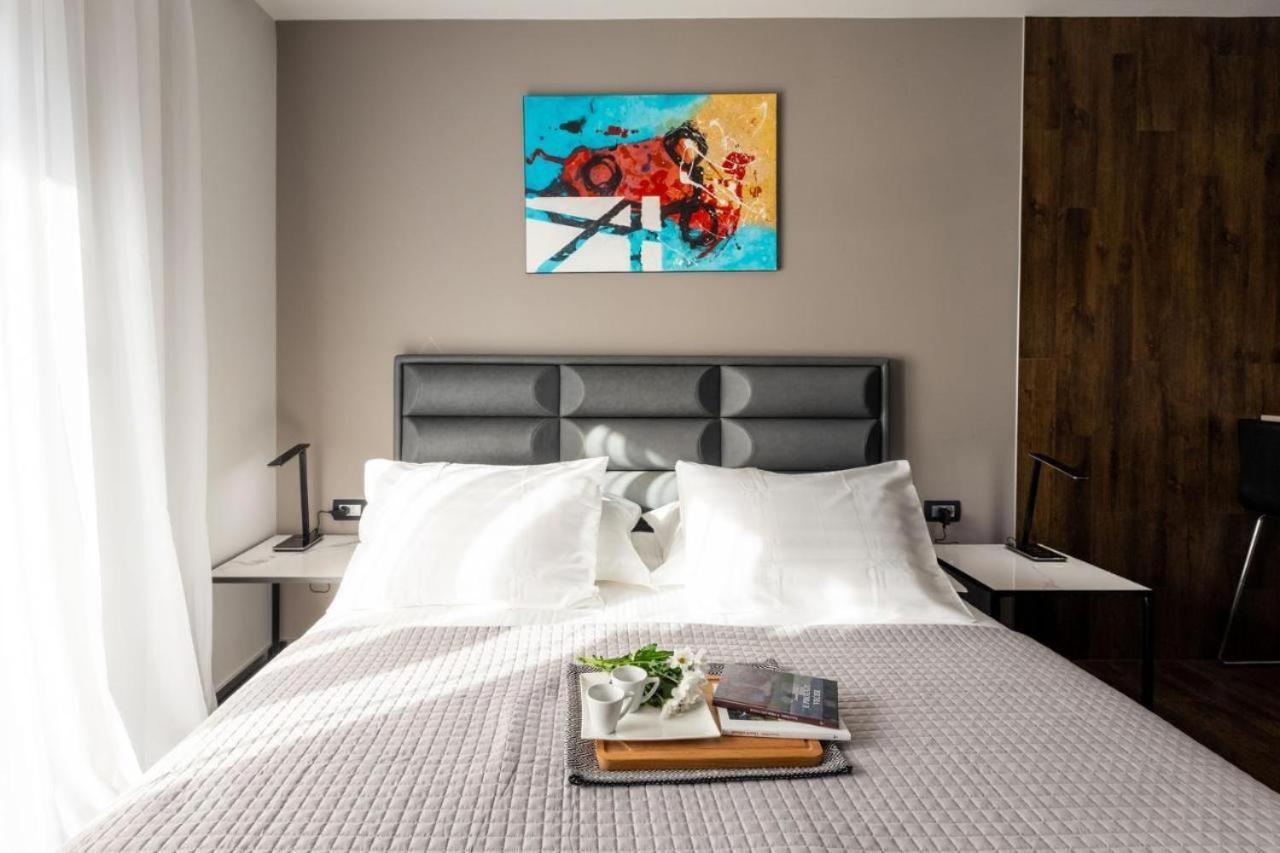 Roof 69 Rooms Split Bagian luar foto