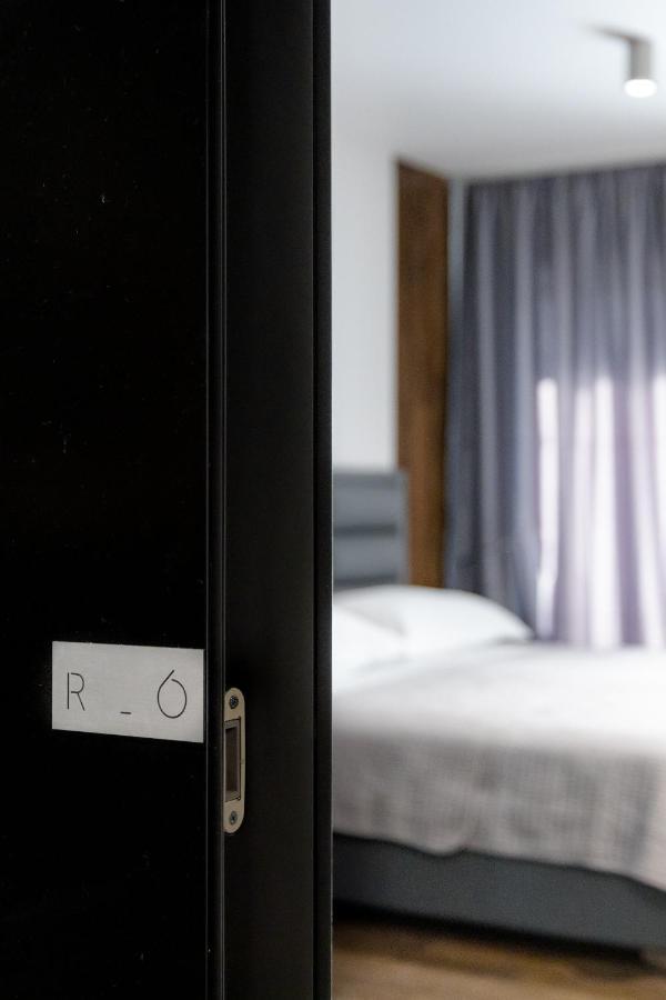 Roof 69 Rooms Split Bagian luar foto